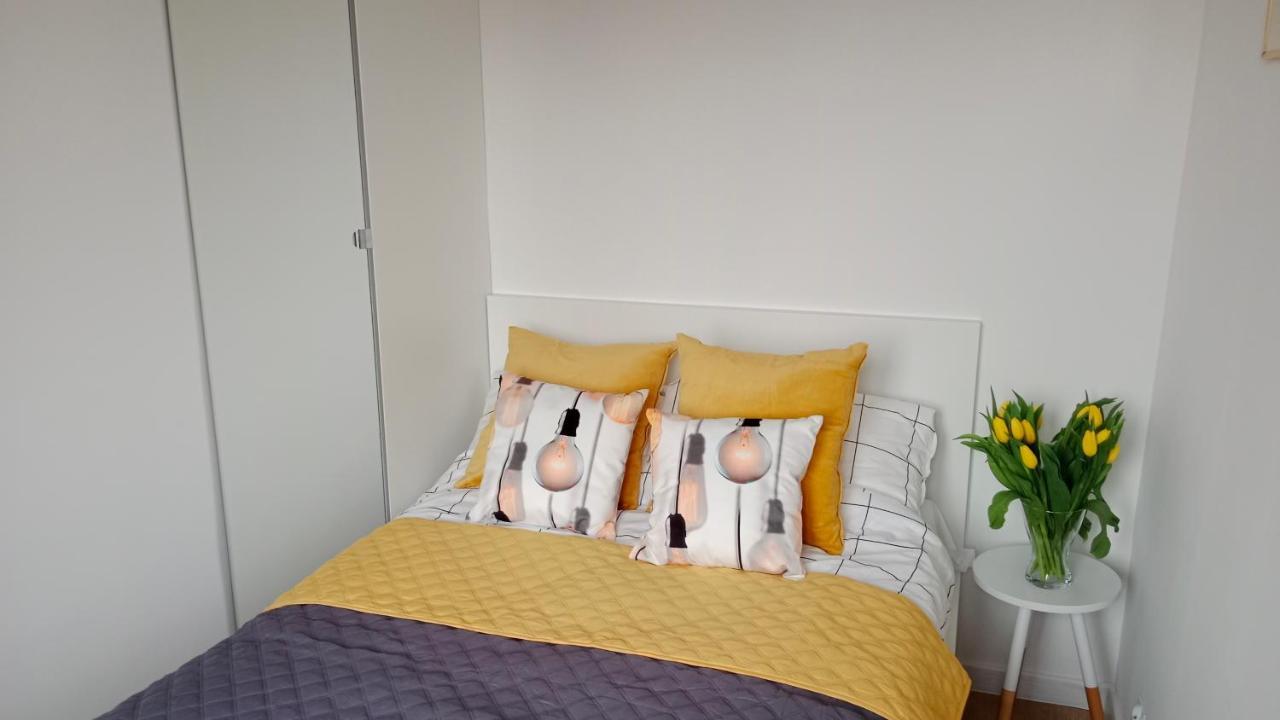 Apartament Dwupokojowy Островець-Свентокшиський Екстер'єр фото